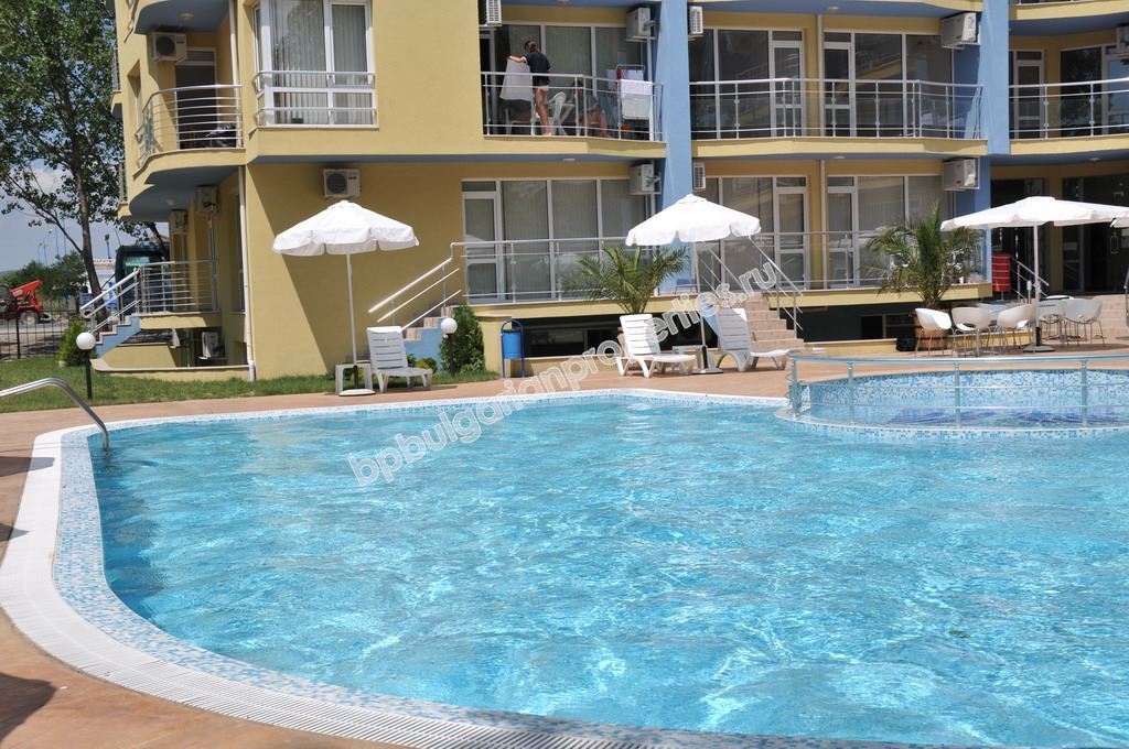 Furnished studio close to the beach for sale in the resort Sunny Beach Furnished studio close to the beach for sale in the resort Sunny Beach