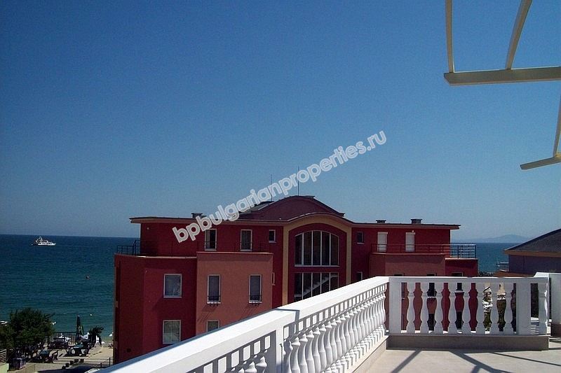Beachfront furnished studio for sale in the town of Nessebar Beachfront furnished studio for sale in the town of Nessebar