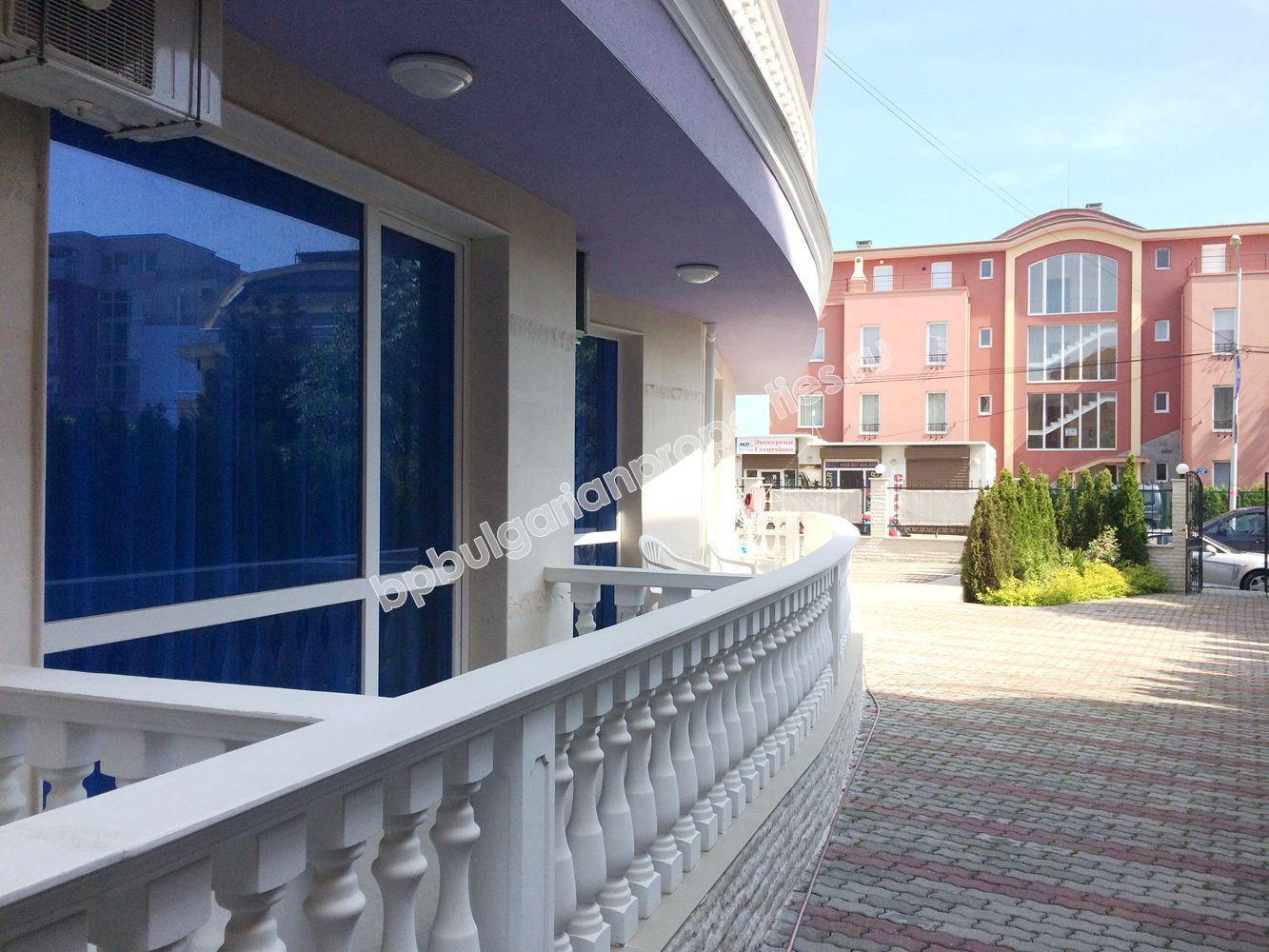 Beachfront furnished studio for sale in the town of Nessebar Beachfront furnished studio for sale in the town of Nessebar