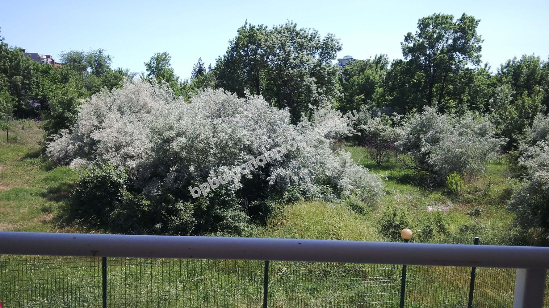 Furnished studio for sale in a new complex close to the sea in the resort Ravda Furnished studio for sale in a new complex close to the sea in the resort Ravda