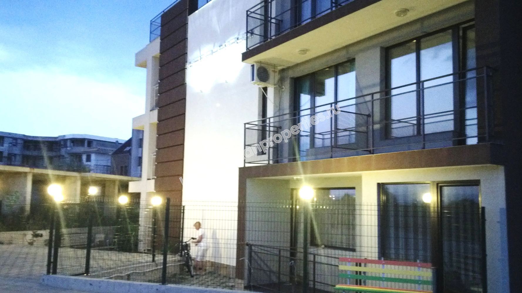 Furnished studio for sale in a new complex close to the sea in the resort Ravda Furnished studio for sale in a new complex close to the sea in the resort Ravda