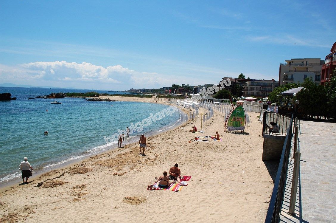 Furnished studio for sale in a new complex close to the sea in the resort Ravda Furnished studio for sale in a new complex close to the sea in the resort Ravda