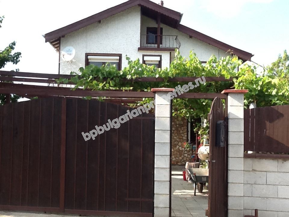 Rural 2-storey house for sale near the town of Dobrich and close to the sea Rural 2-storey house for sale near the town of Dobrich and close to the sea
