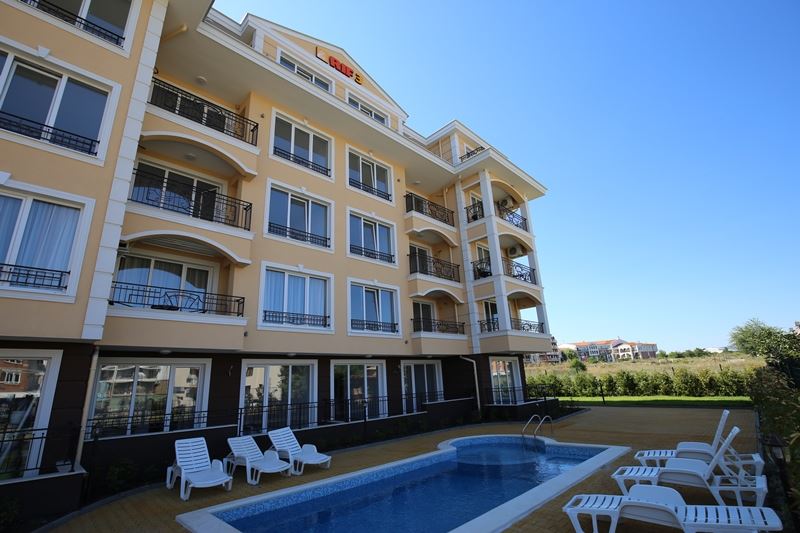 Studio on complex with pool close to the beach in Ravda Studio on complex with pool close to the beach in Ravda