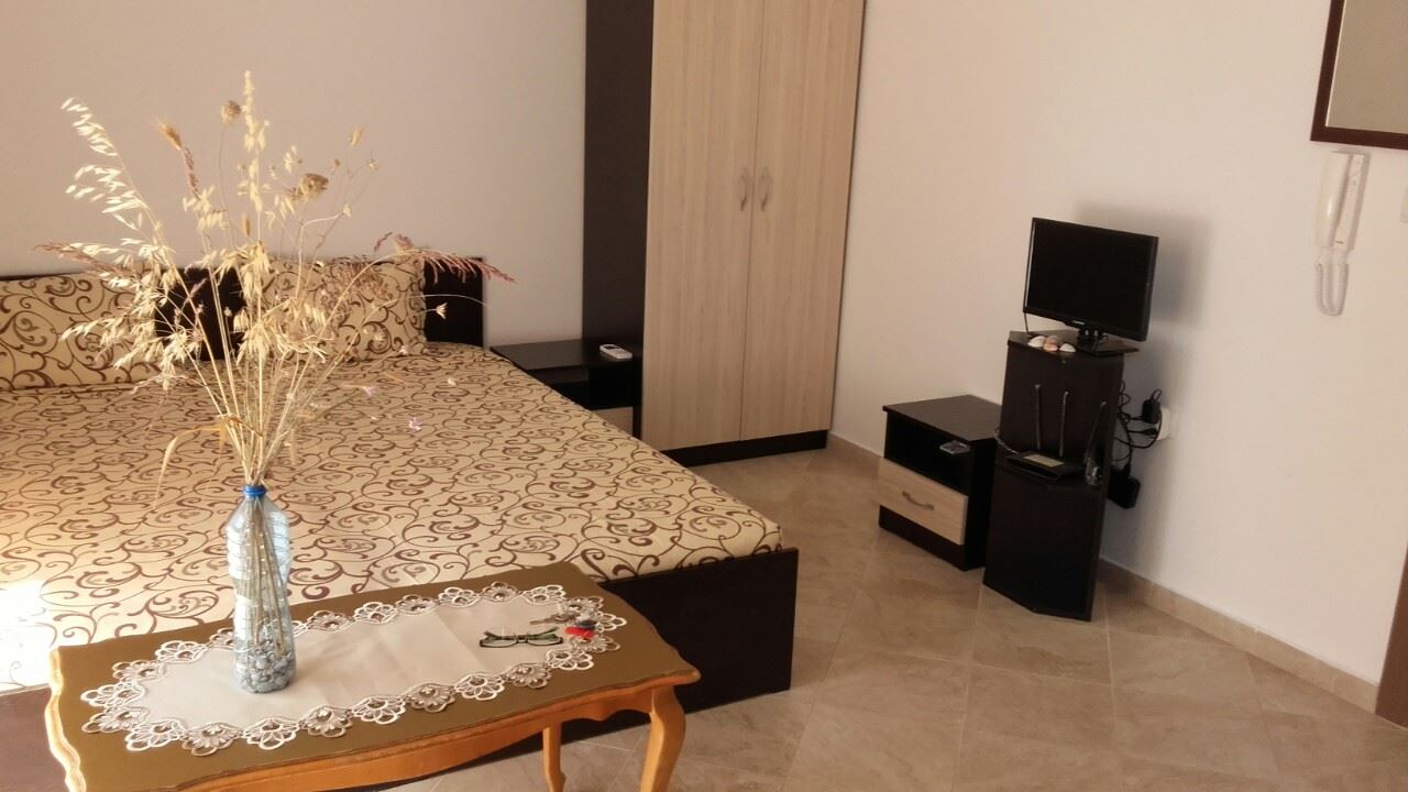 Studio on complex with pool close to the beach in Ravda Studio on complex with pool close to the beach in Ravda