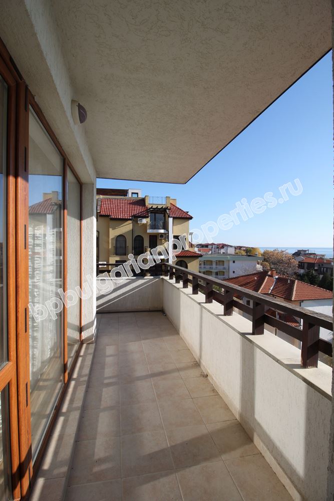 Three-room luxury apartment with direct sea view Three-room luxury apartment with direct sea view