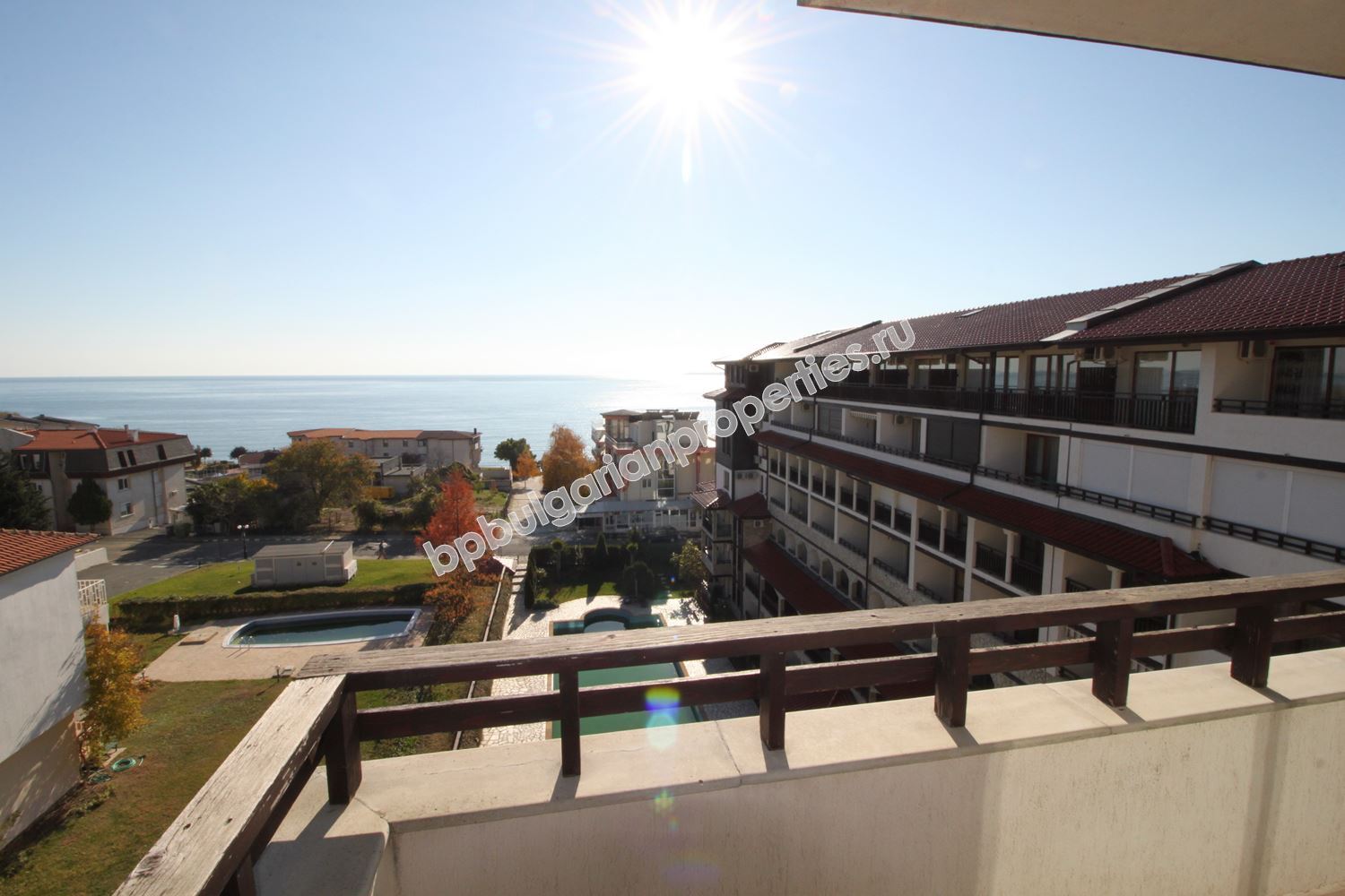 Three-room luxury apartment with direct sea view Three-room luxury apartment with direct sea view