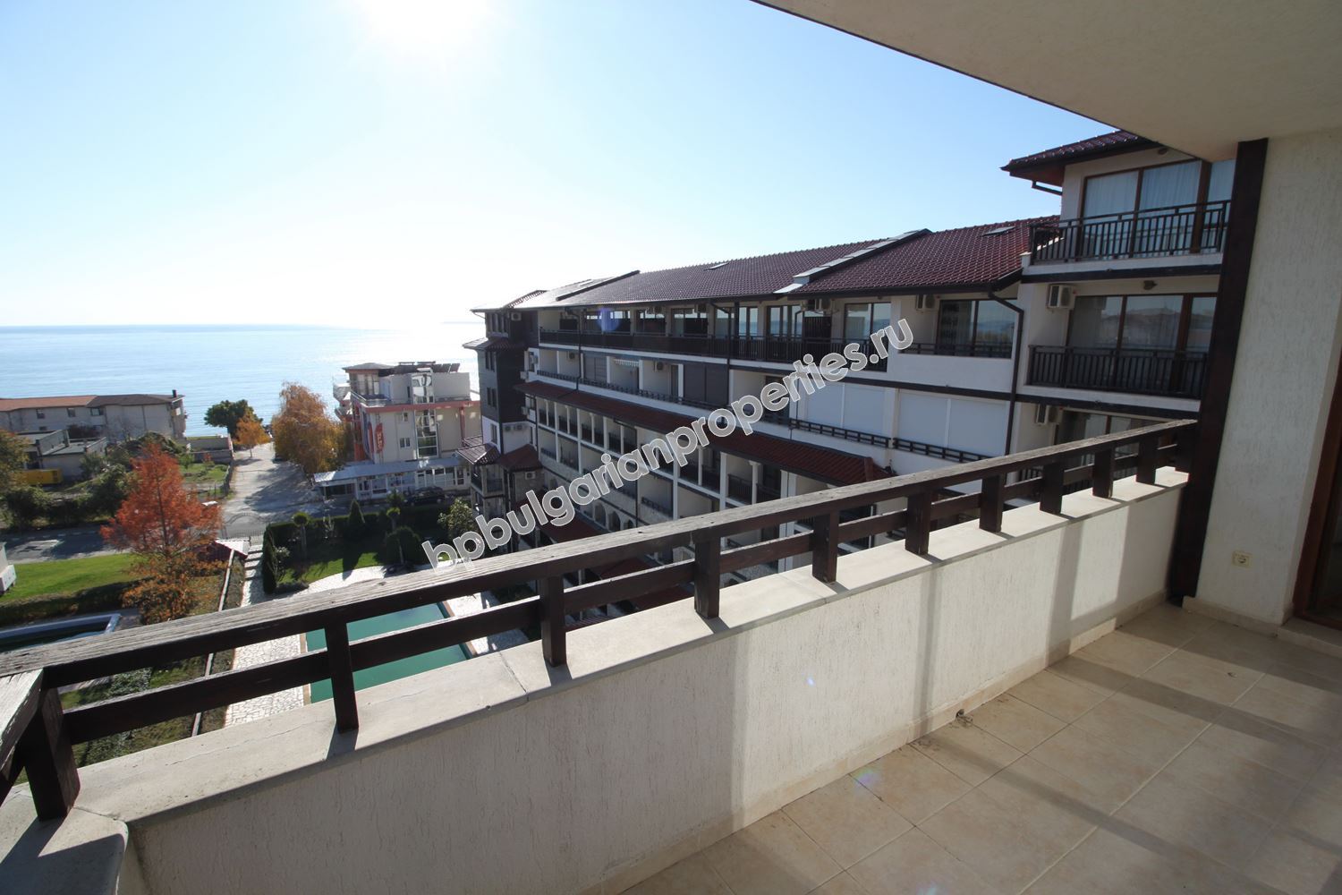 Three-room luxury apartment with direct sea view Three-room luxury apartment with direct sea view
