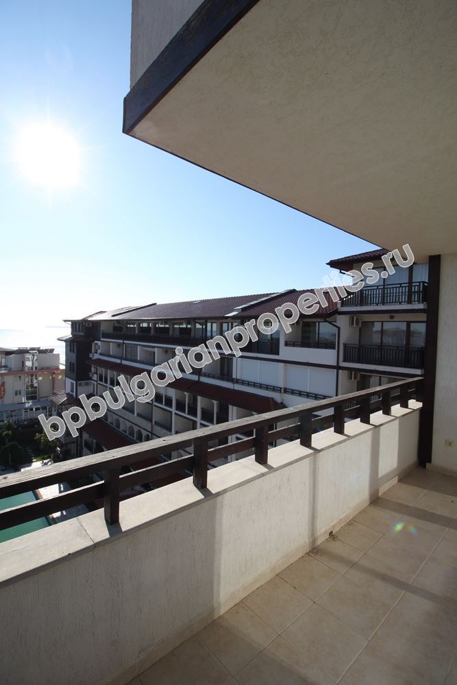 Three-room luxury apartment with direct sea view Three-room luxury apartment with direct sea view