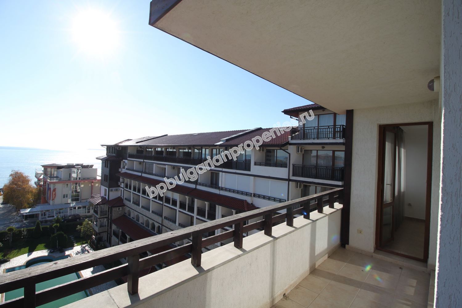 Three-room luxury apartment with direct sea view Three-room luxury apartment with direct sea view