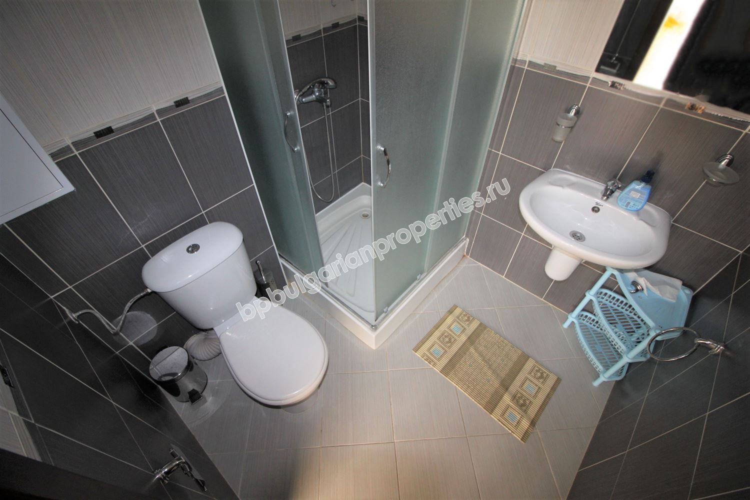 Three-room luxury apartment with direct sea view Three-room luxury apartment with direct sea view