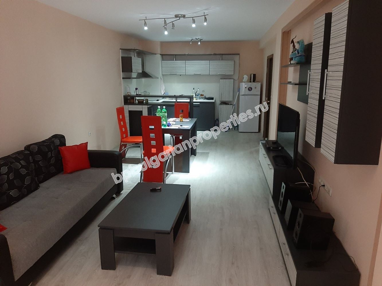 For permanent residence in the center of Pomorie. Furnished apartment 100 meters from the sea For permanent residence in the center of Pomorie. Furnished apartment 100 meters from the sea