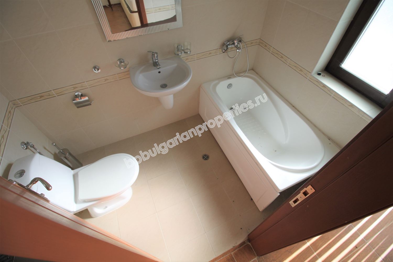 Two-storey townhouse in a gated complex close to the sea Two-storey townhouse in a gated complex close to the sea