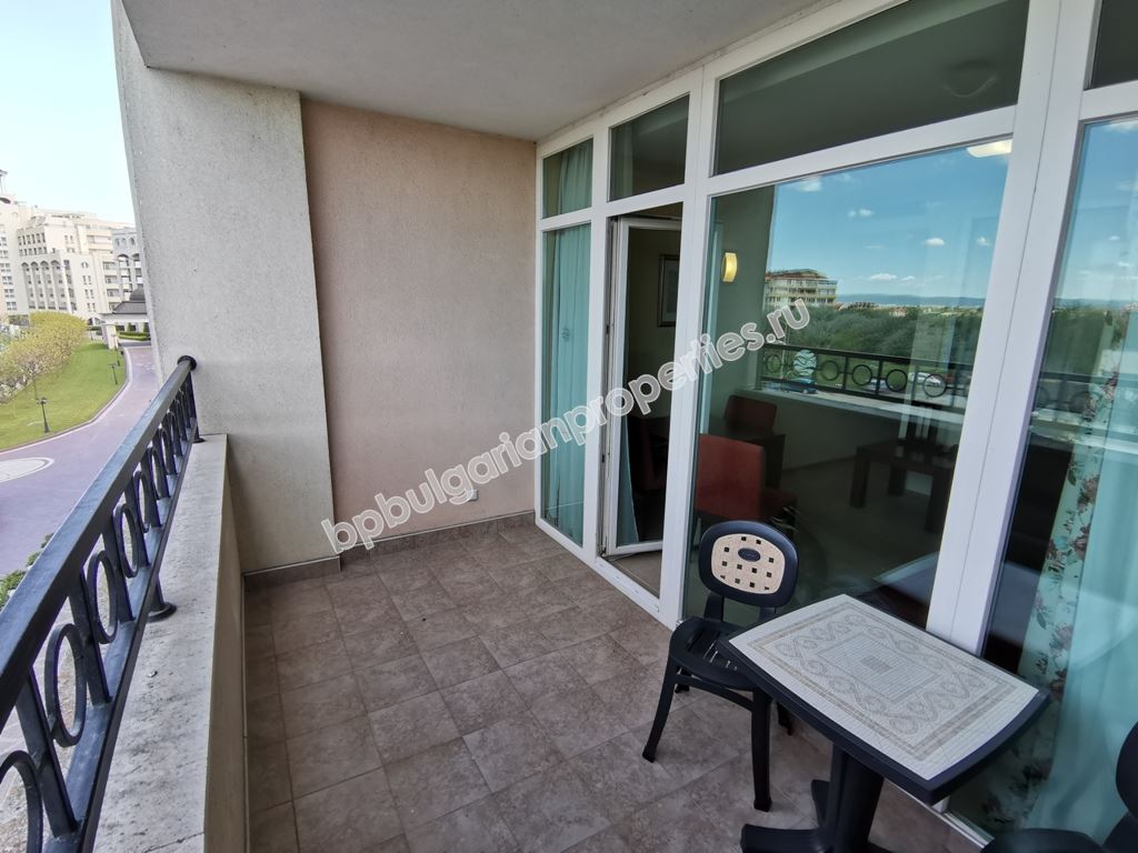 Apartment for investment in a luxury complex on the first line in Pomorie Apartment for investment in a luxury complex on the first line in Pomorie