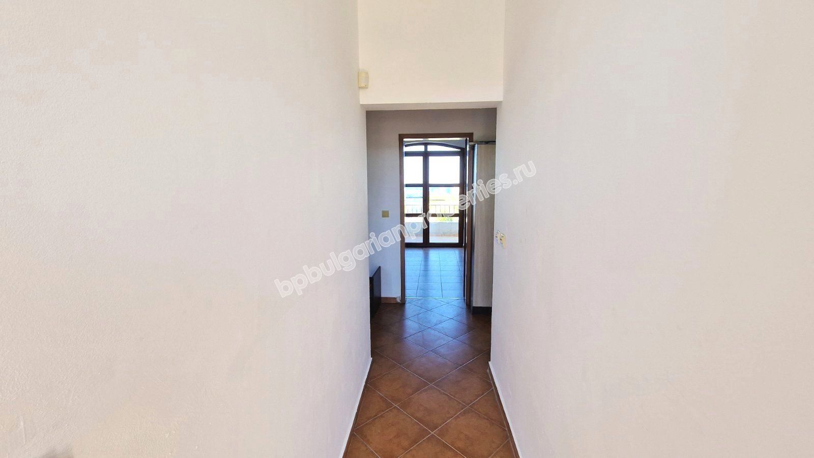 Spacious furnished apartment at the foot of the mountains, close to the sea Spacious furnished apartment at the foot of the mountains, close to the sea