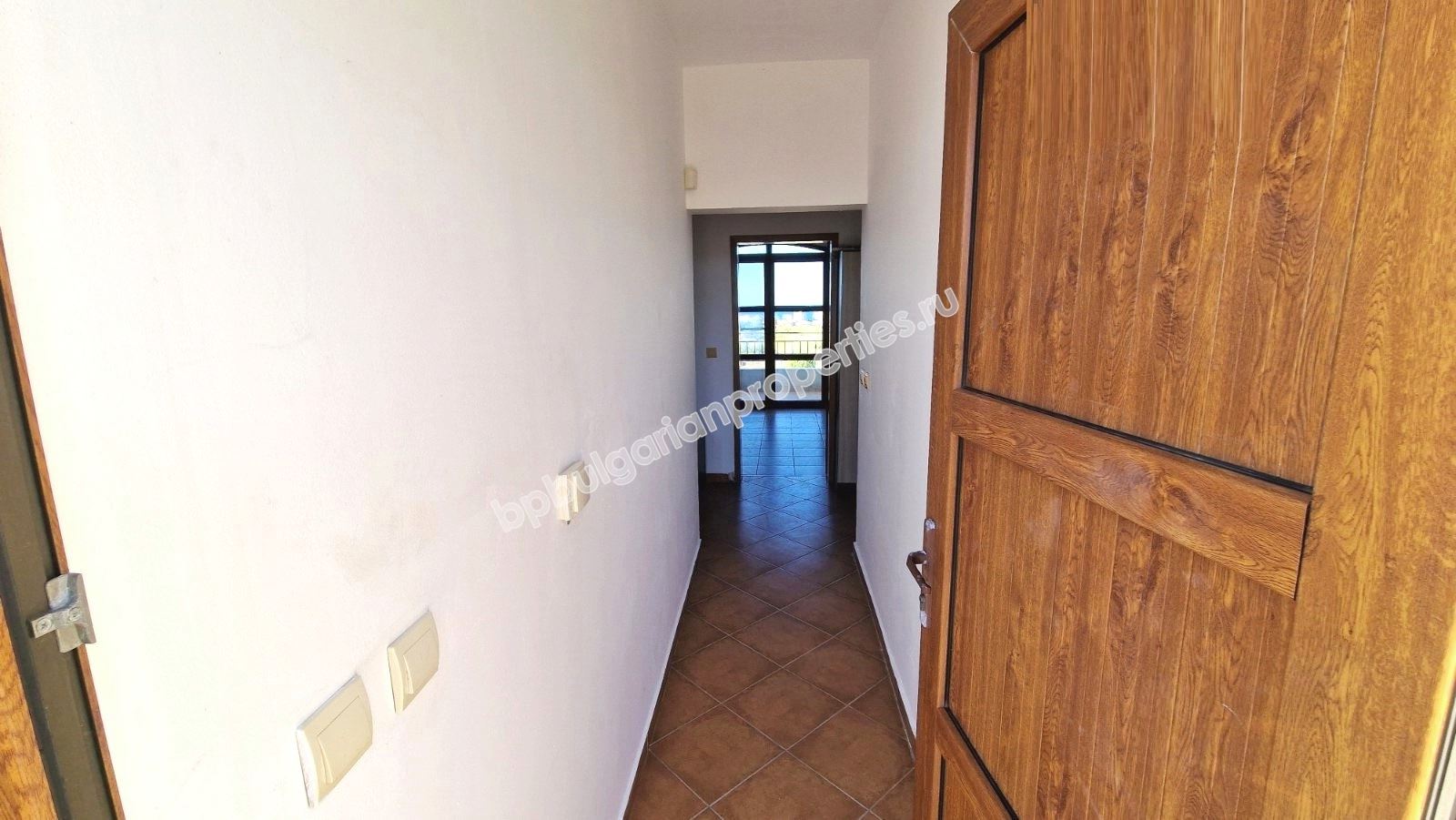 Spacious furnished apartment at the foot of the mountains, close to the sea Spacious furnished apartment at the foot of the mountains, close to the sea