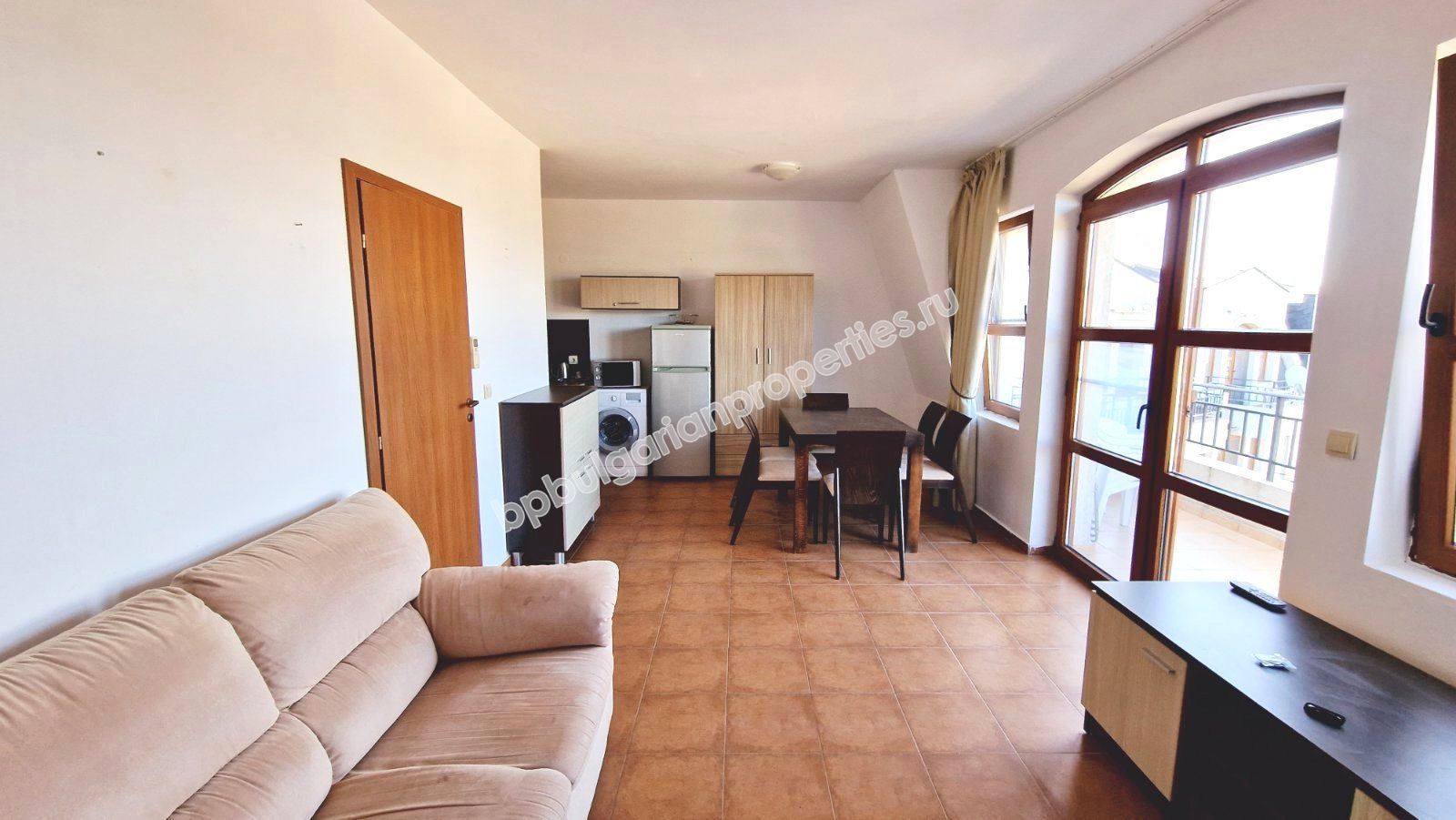 Spacious furnished apartment at the foot of the mountains, close to the sea Spacious furnished apartment at the foot of the mountains, close to the sea