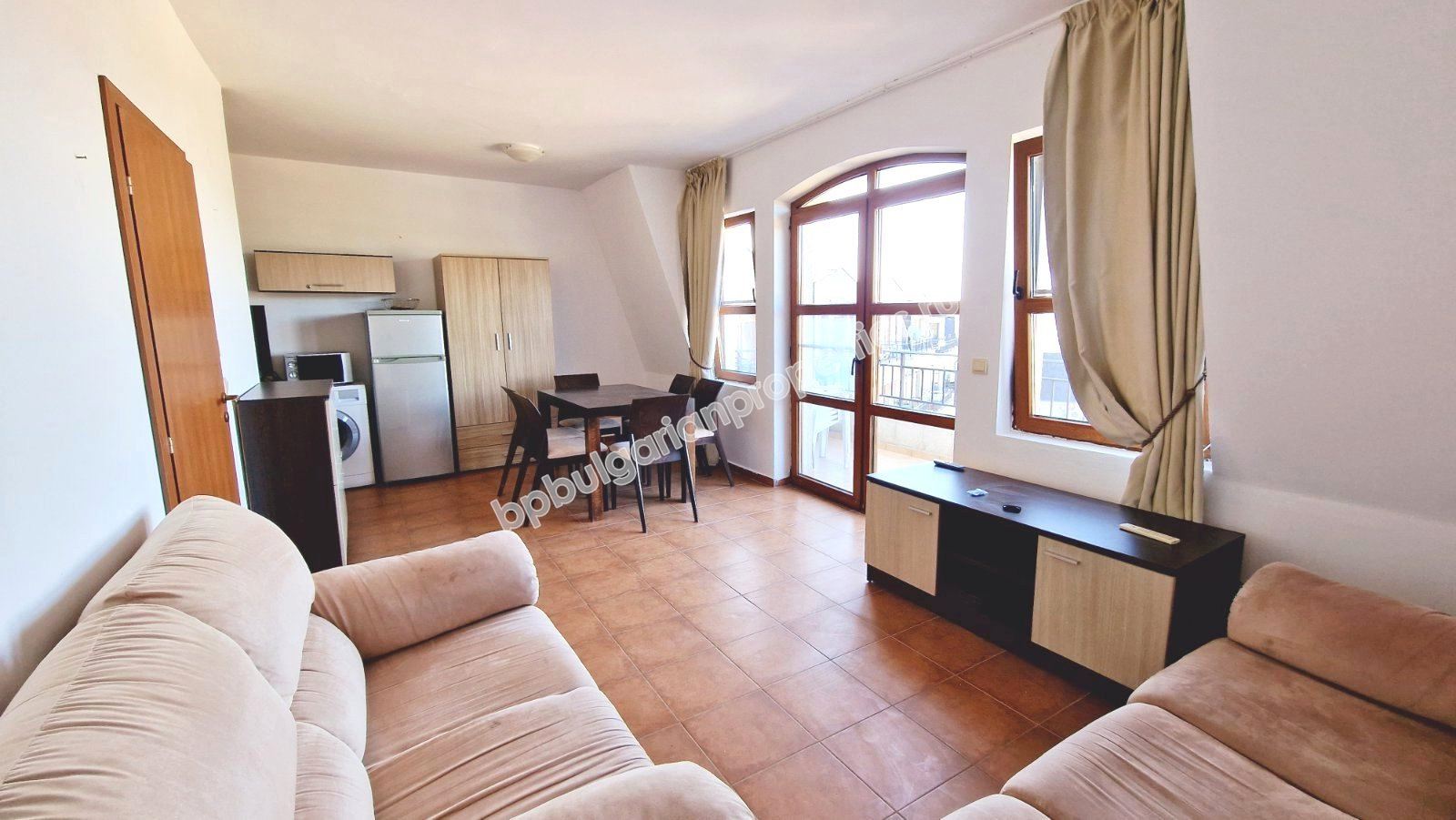 Spacious furnished apartment at the foot of the mountains, close to the sea Spacious furnished apartment at the foot of the mountains, close to the sea