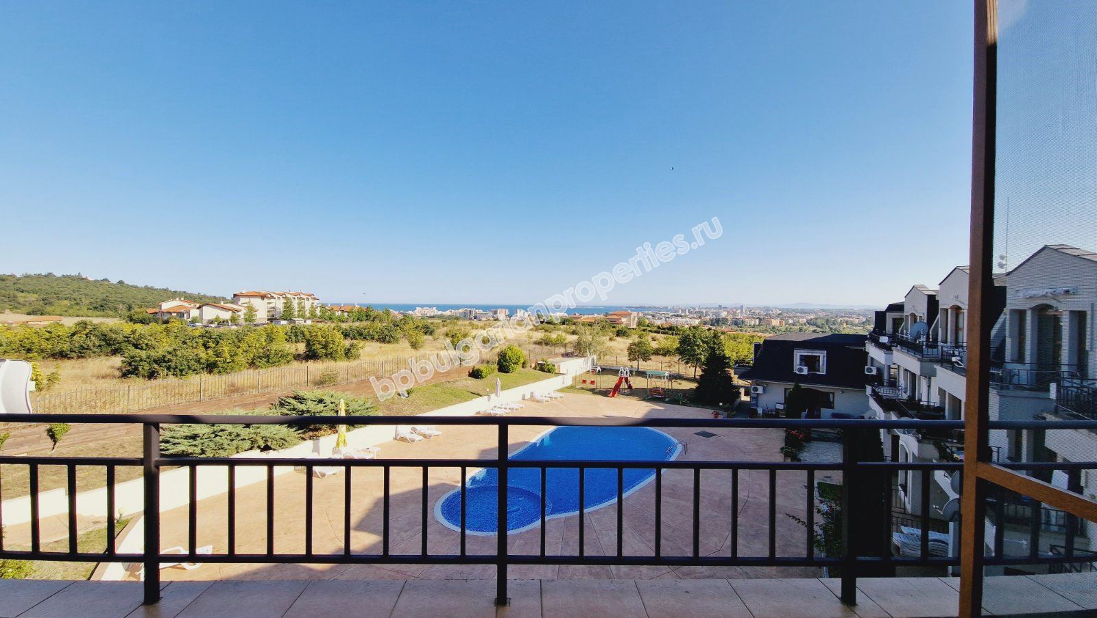 Spacious furnished apartment at the foot of the mountains, close to the sea Spacious furnished apartment at the foot of the mountains, close to the sea