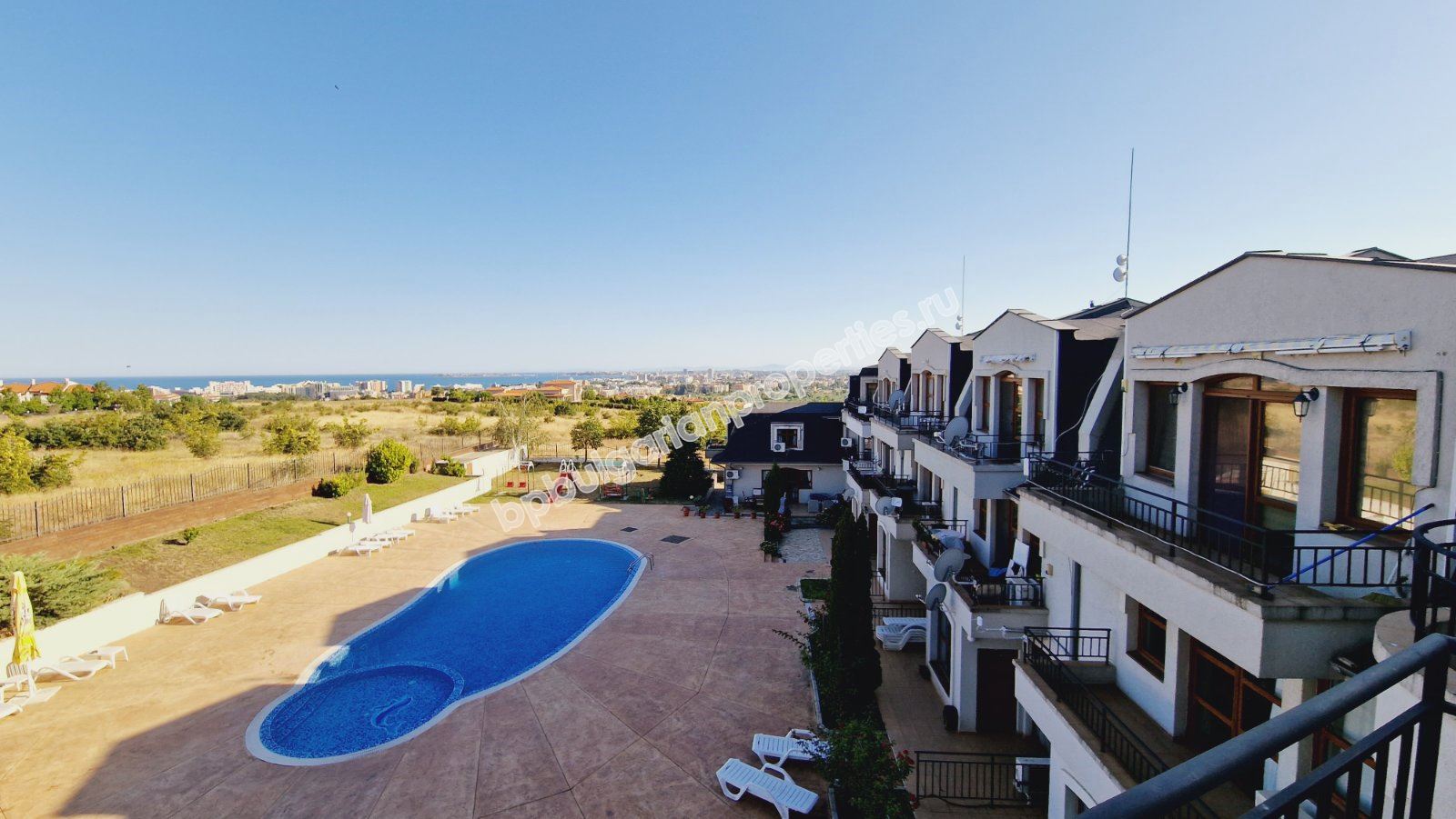 Spacious furnished apartment at the foot of the mountains, close to the sea Spacious furnished apartment at the foot of the mountains, close to the sea