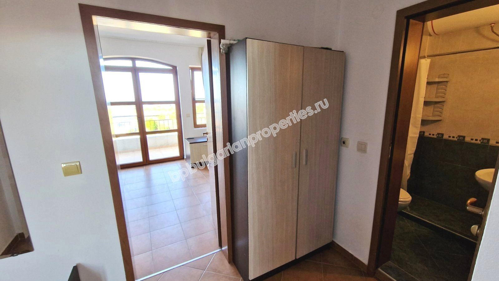 Spacious furnished apartment at the foot of the mountains, close to the sea Spacious furnished apartment at the foot of the mountains, close to the sea