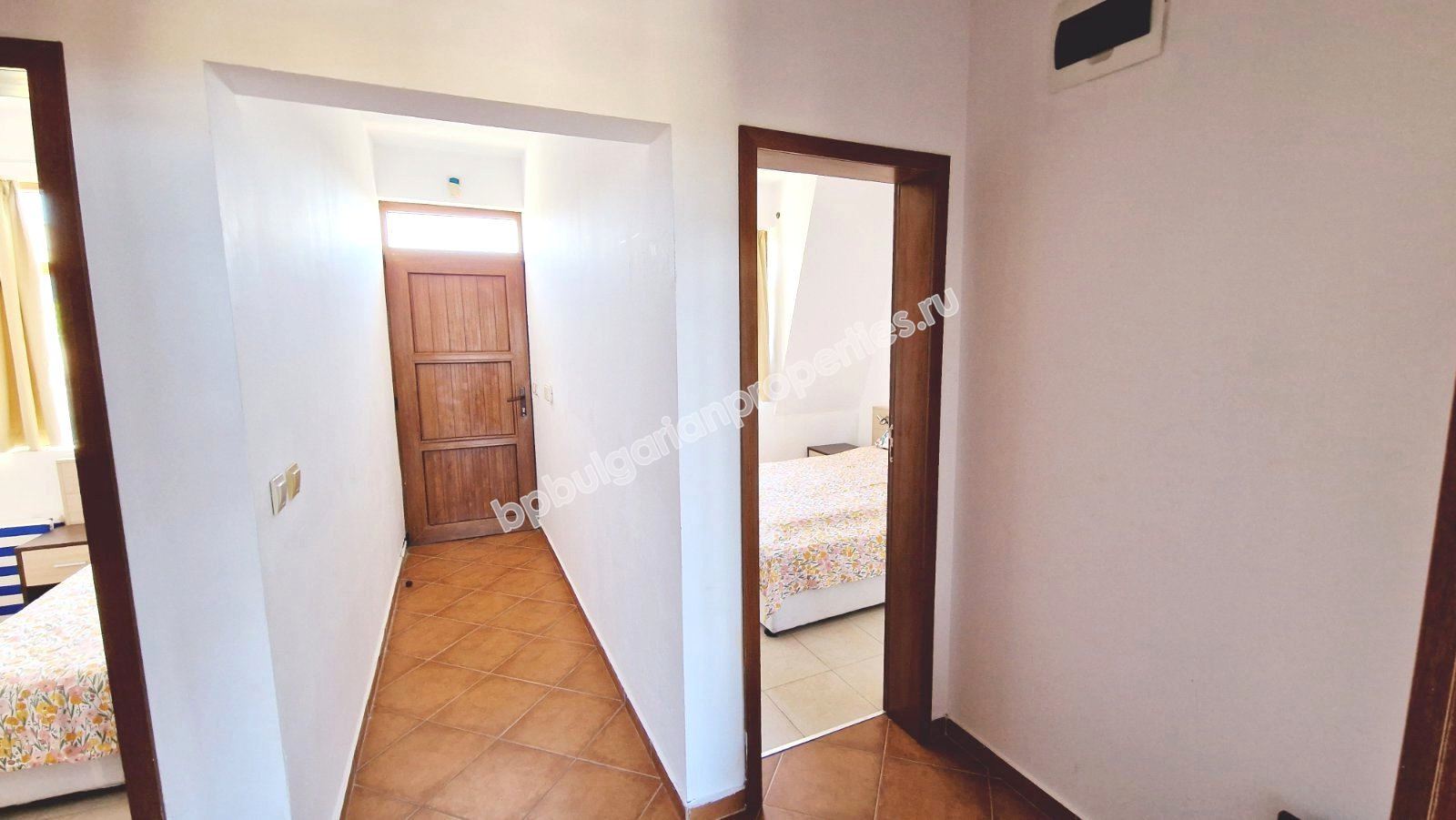 Spacious furnished apartment at the foot of the mountains, close to the sea Spacious furnished apartment at the foot of the mountains, close to the sea