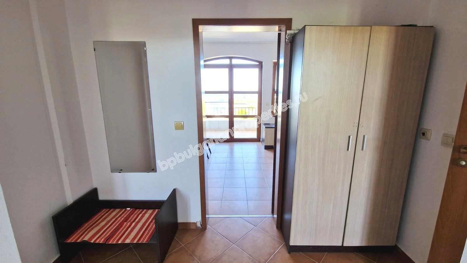 Spacious furnished apartment at the foot of the mountains, close to the sea Spacious furnished apartment at the foot of the mountains, close to the sea