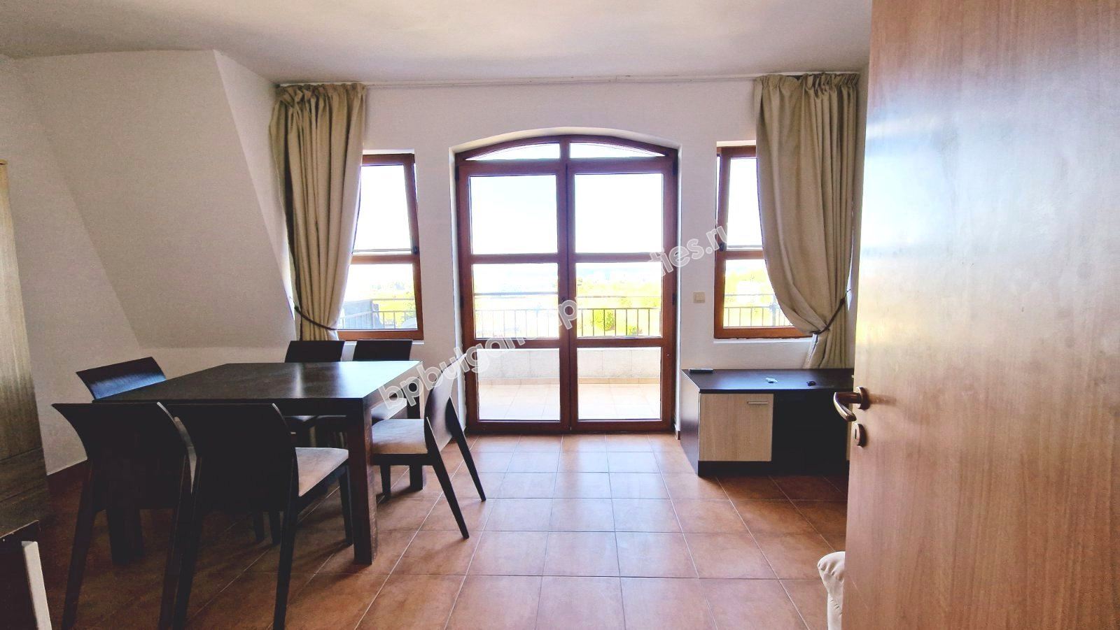 Spacious furnished apartment at the foot of the mountains, close to the sea Spacious furnished apartment at the foot of the mountains, close to the sea