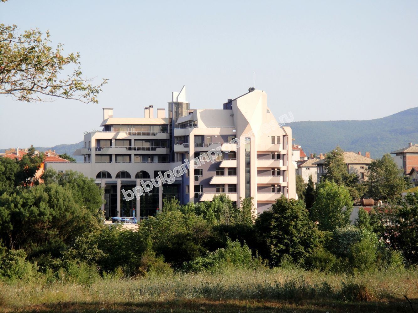 Luxury furnished three-roomed apartment for sale first line to the sea in Tsarevo Luxury furnished three-roomed apartment for sale first line to the sea in Tsarevo