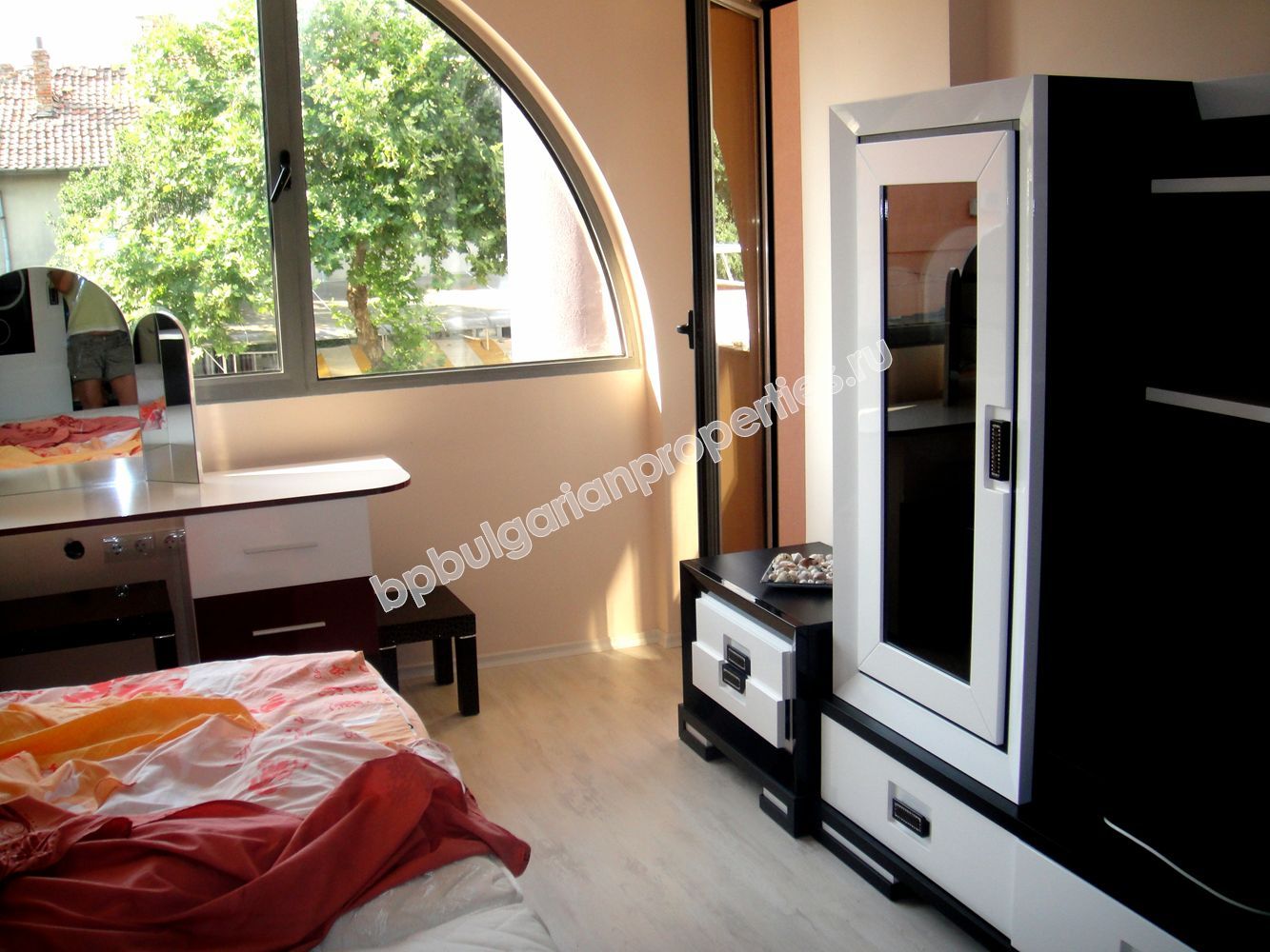 Luxury furnished three-roomed apartment for sale first line to the sea in Tsarevo Luxury furnished three-roomed apartment for sale first line to the sea in Tsarevo