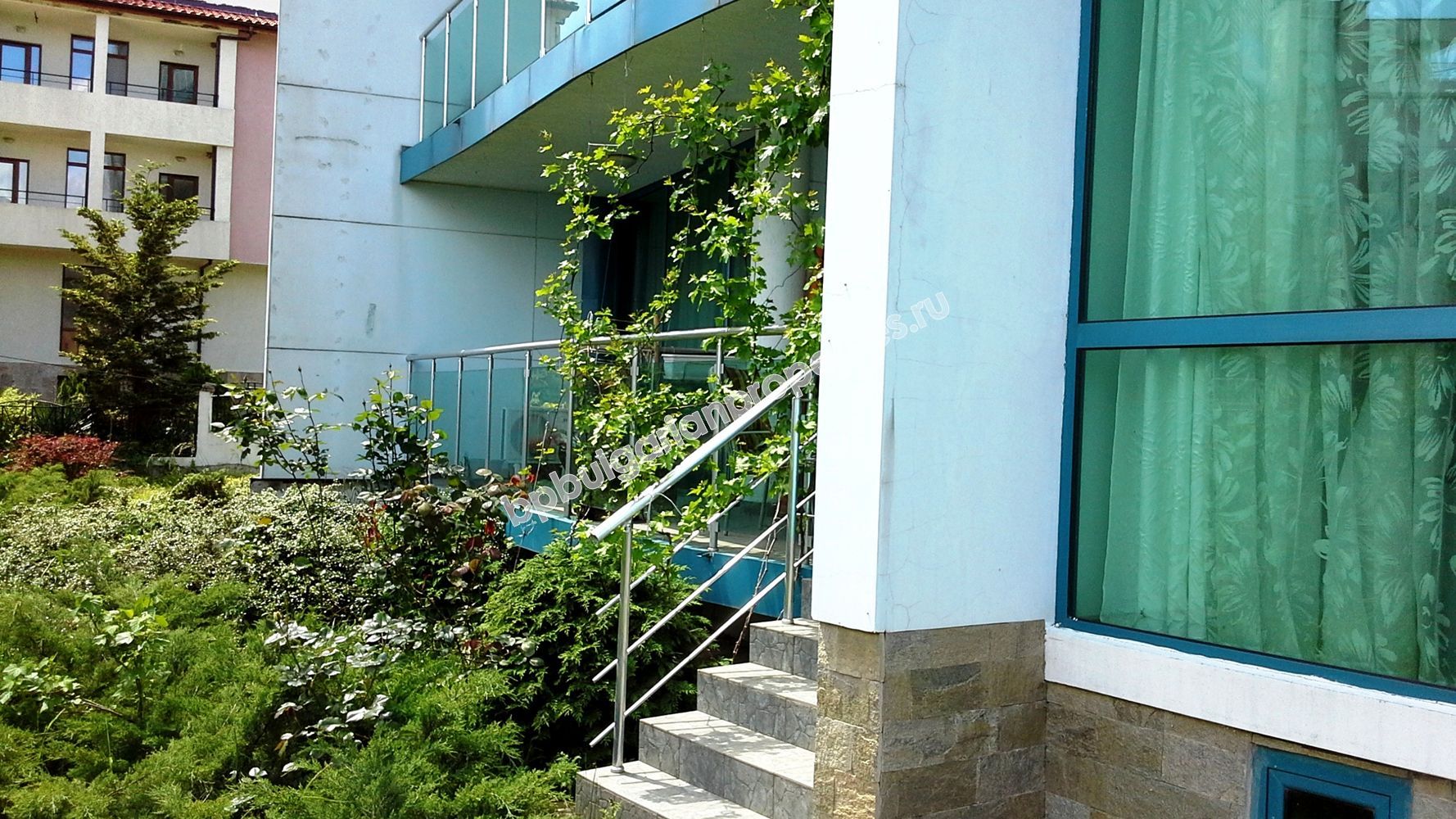 Luxury furnished two-bedroom apartment close to the beach for sale in the town of Primorsko