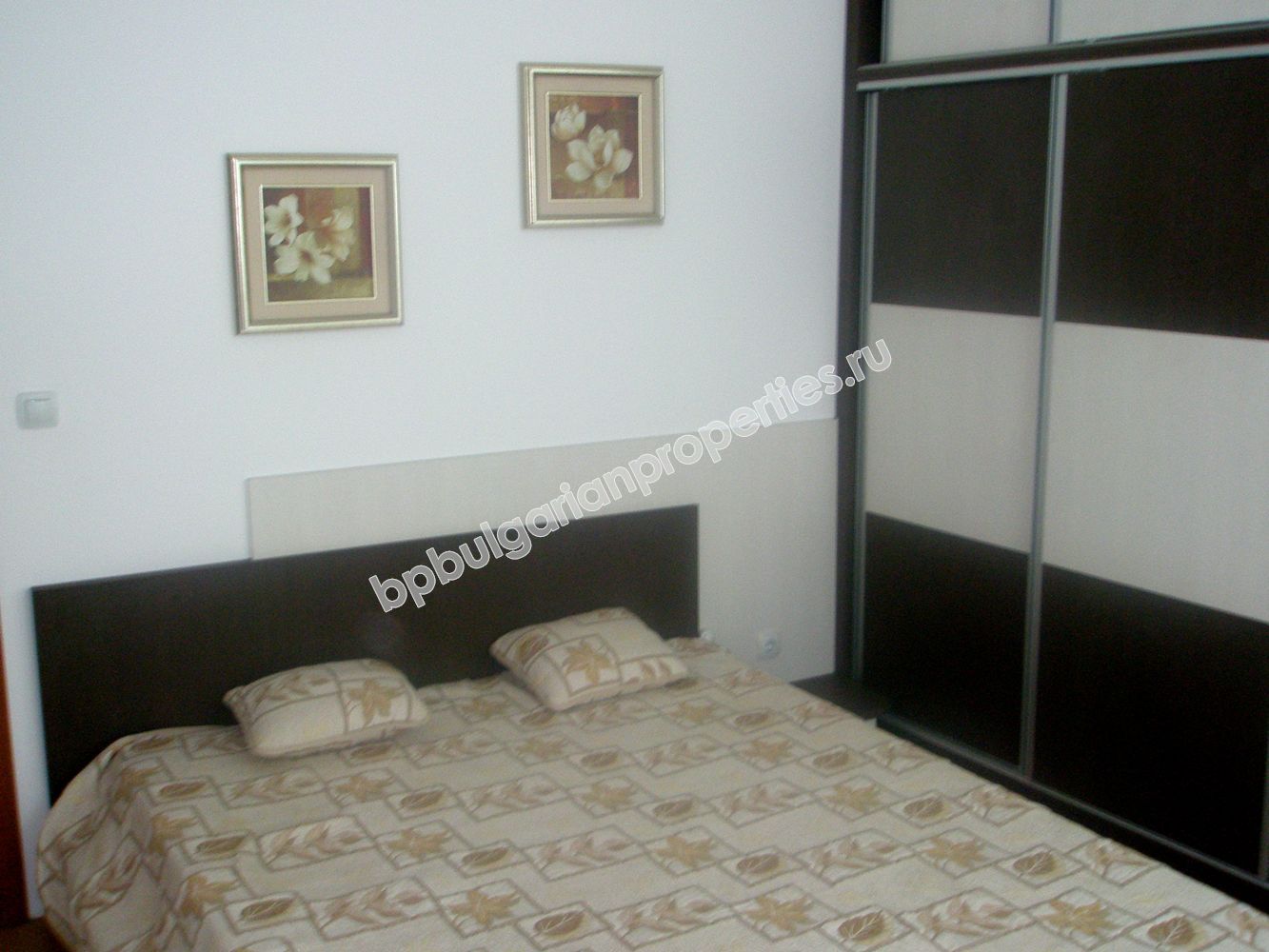 Luxury furnished two-bedroom apartment close to the beach for sale in the town of Primorsko