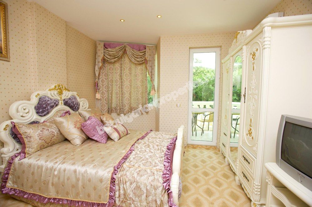 Luxury apartments for sale at the beach in Elenite summer resort