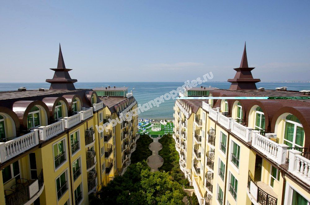 Luxury apartments for sale at the beach in Elenite summer resort