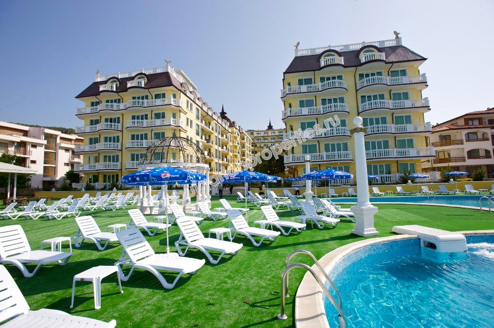Luxury apartments for sale at the beach in Elenite summer resort