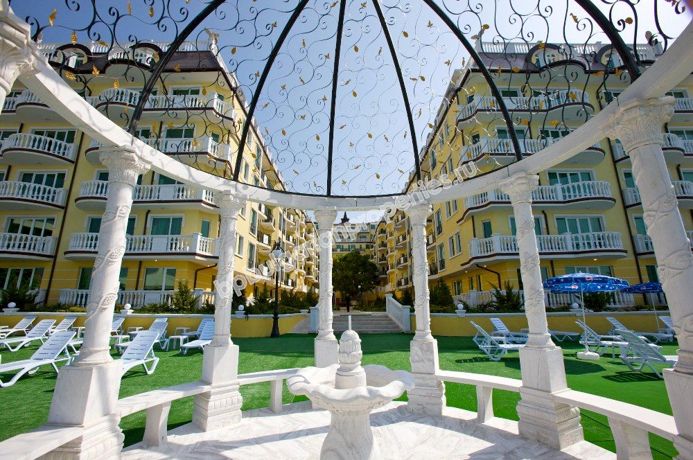 Luxury apartments for sale at the beach in Elenite summer resort
