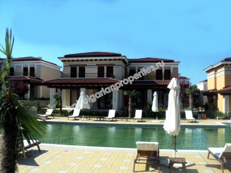 Luxury townhouses for sale at the beach in Sozopol