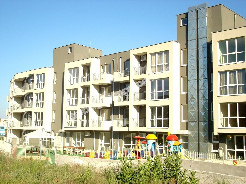 Luxury two-bedroom apartment close to the beach for sale in the resort Sveti Vlas Luxury two-bedroom apartment close to the beach for sale in the resort Sveti Vlas