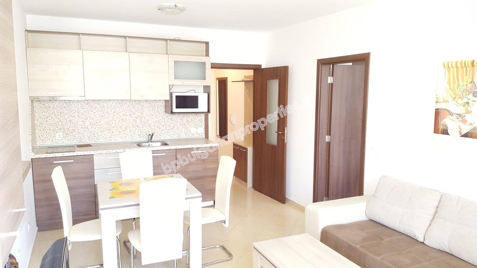 One-bedroom apartment for rent in the complex 