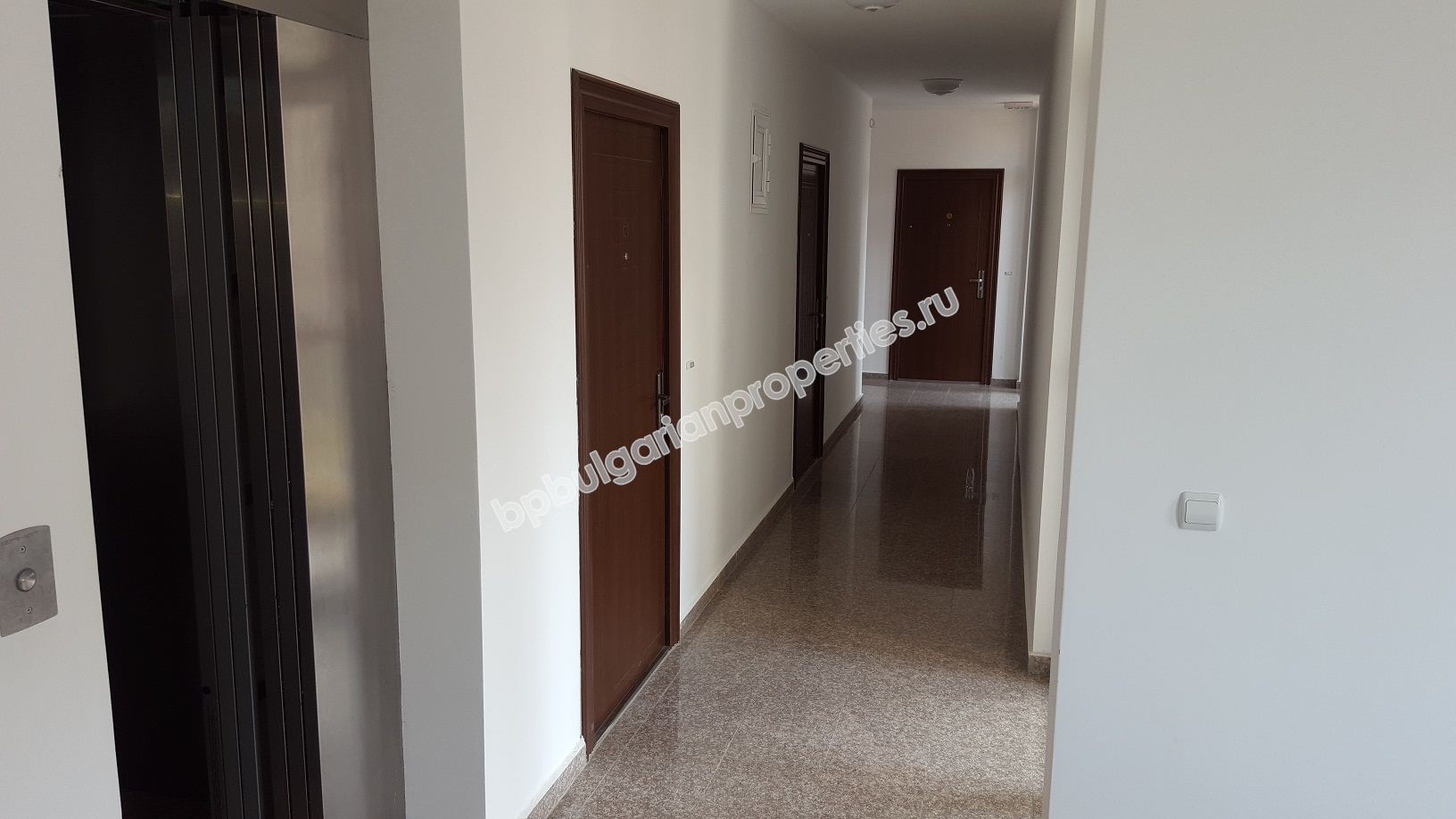 One-bedroom apartment for rent in the complex 