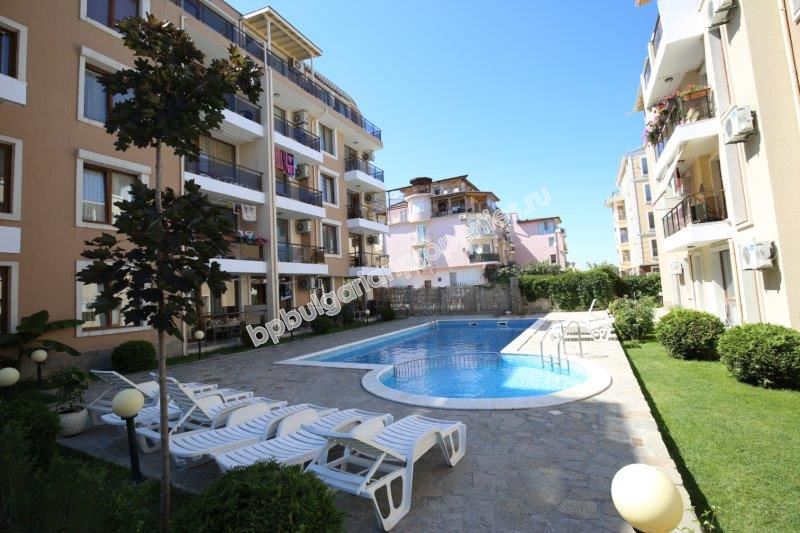 One-bedroom apartment for rent in the complex 