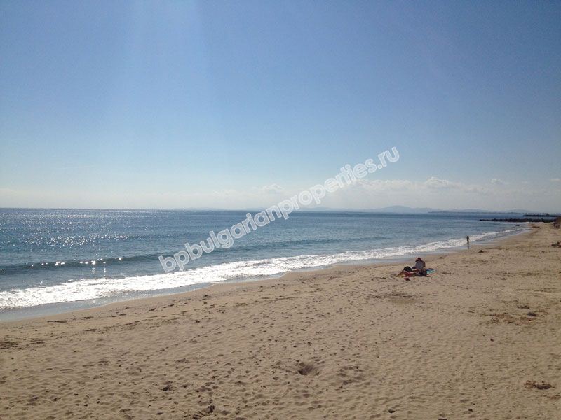 One-bedroom apartment for rent in the complex 