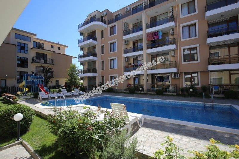 One-bedroom apartment for rent in the complex 