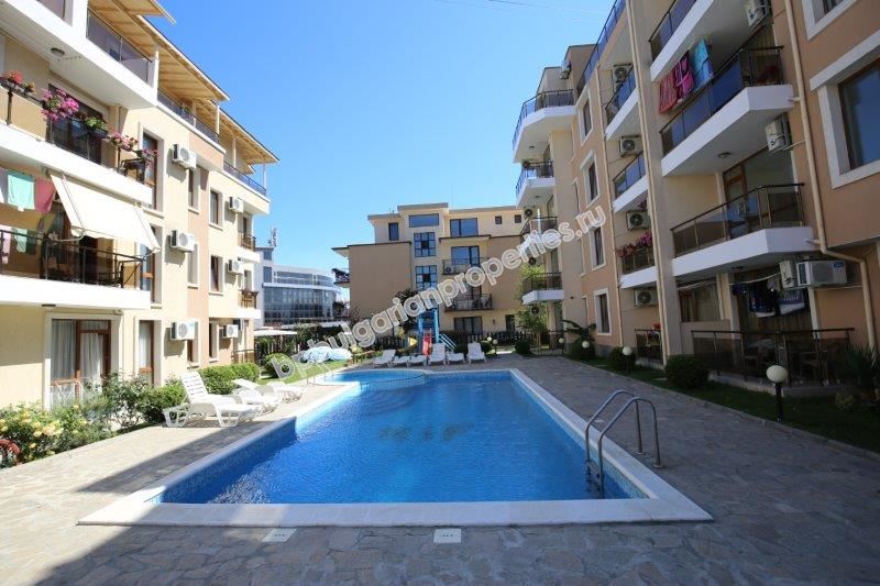 One-bedroom apartment for rent in the complex 