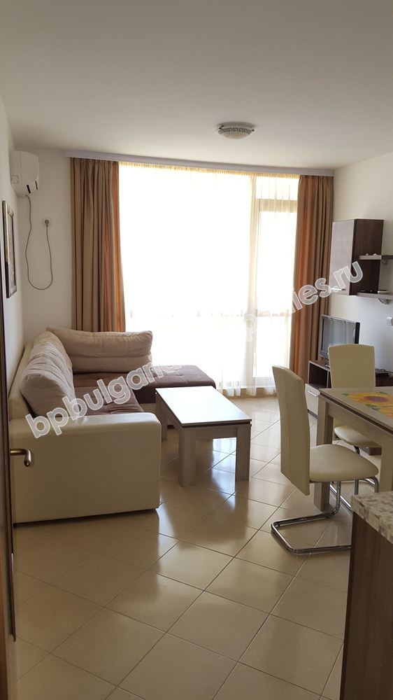 One-bedroom apartment for rent in the complex 