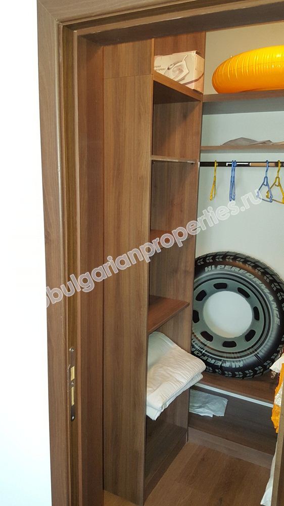 One-bedroom apartment for rent in the complex 