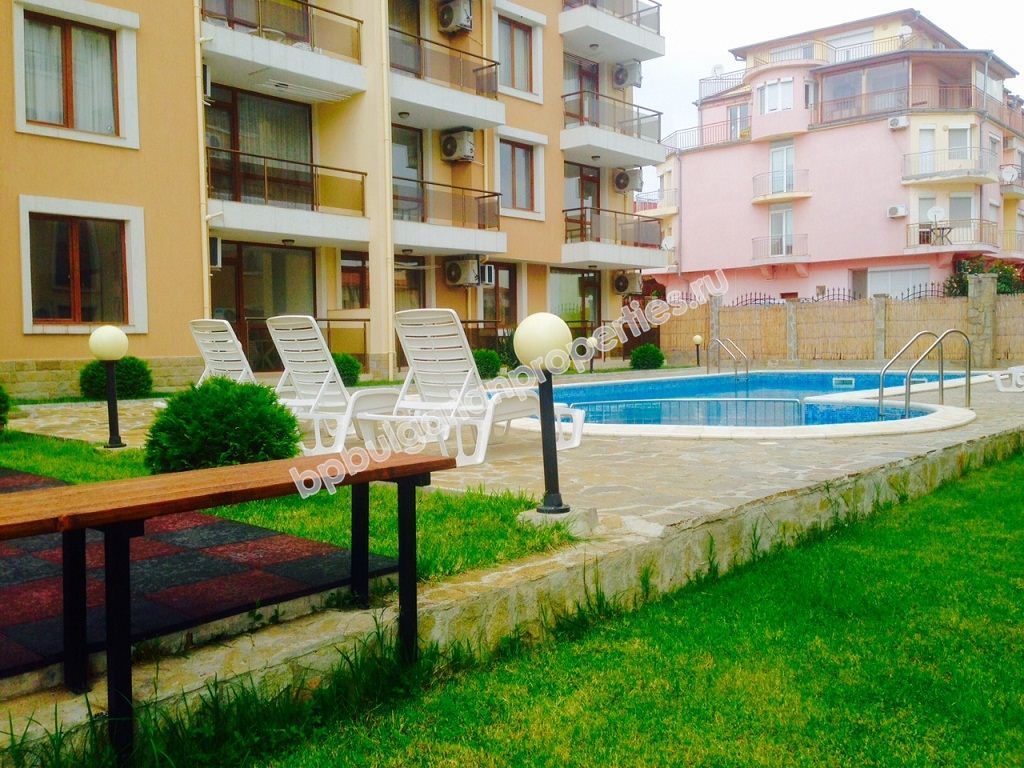 One-bedroom apartment for rent in the complex 