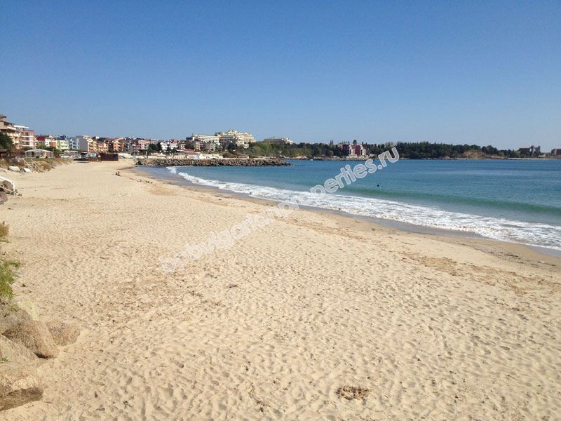 One-bedroom apartment for rent in the complex 