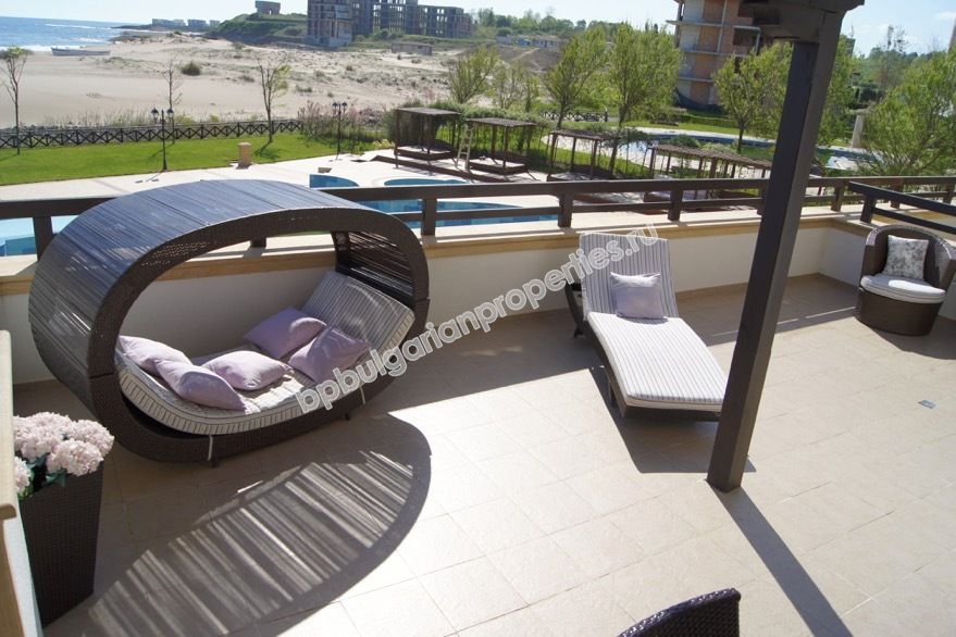 Luxury beachfront one-bedroom apartment for sale in the resort Lozenets Luxury beachfront one-bedroom apartment for sale in the resort Lozenets
