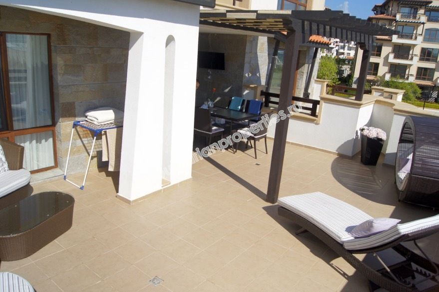 Luxury beachfront one-bedroom apartment for sale in the resort Lozenets Luxury beachfront one-bedroom apartment for sale in the resort Lozenets